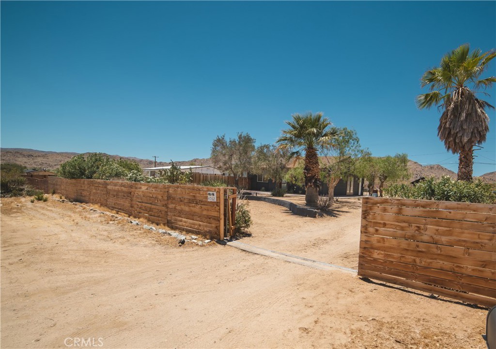 4762 Avenida Del Sol Joshua Tree, CA 92252 - Photo 23 of 35