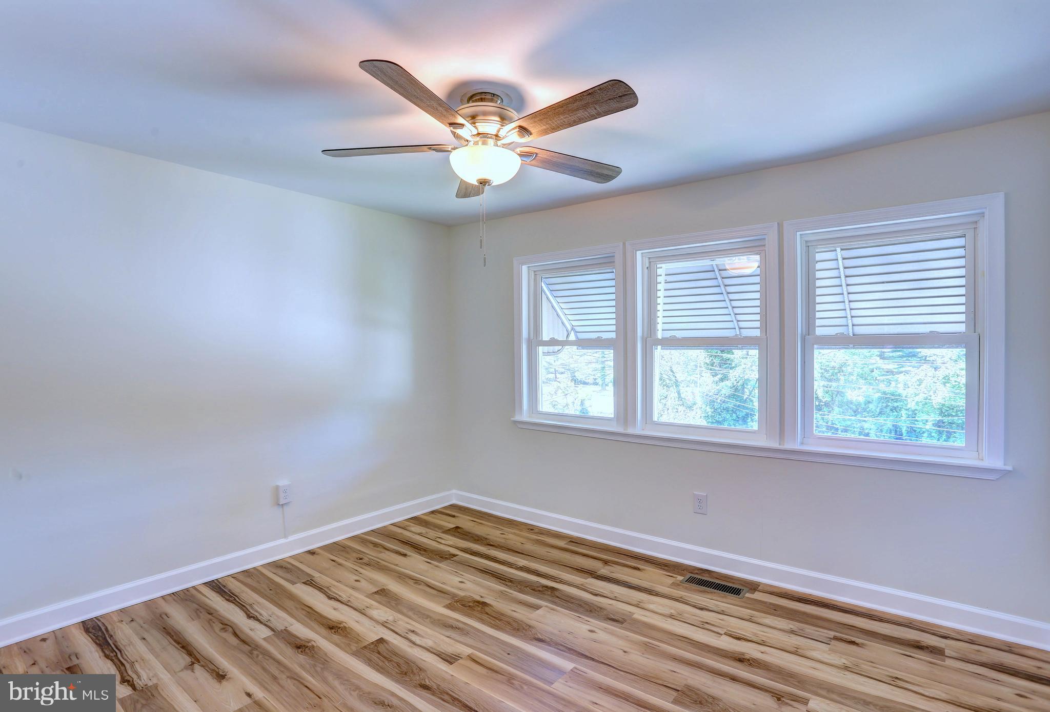 2711 Yarnall Road Baltimore, MD 21227 - Photo 16 of 30