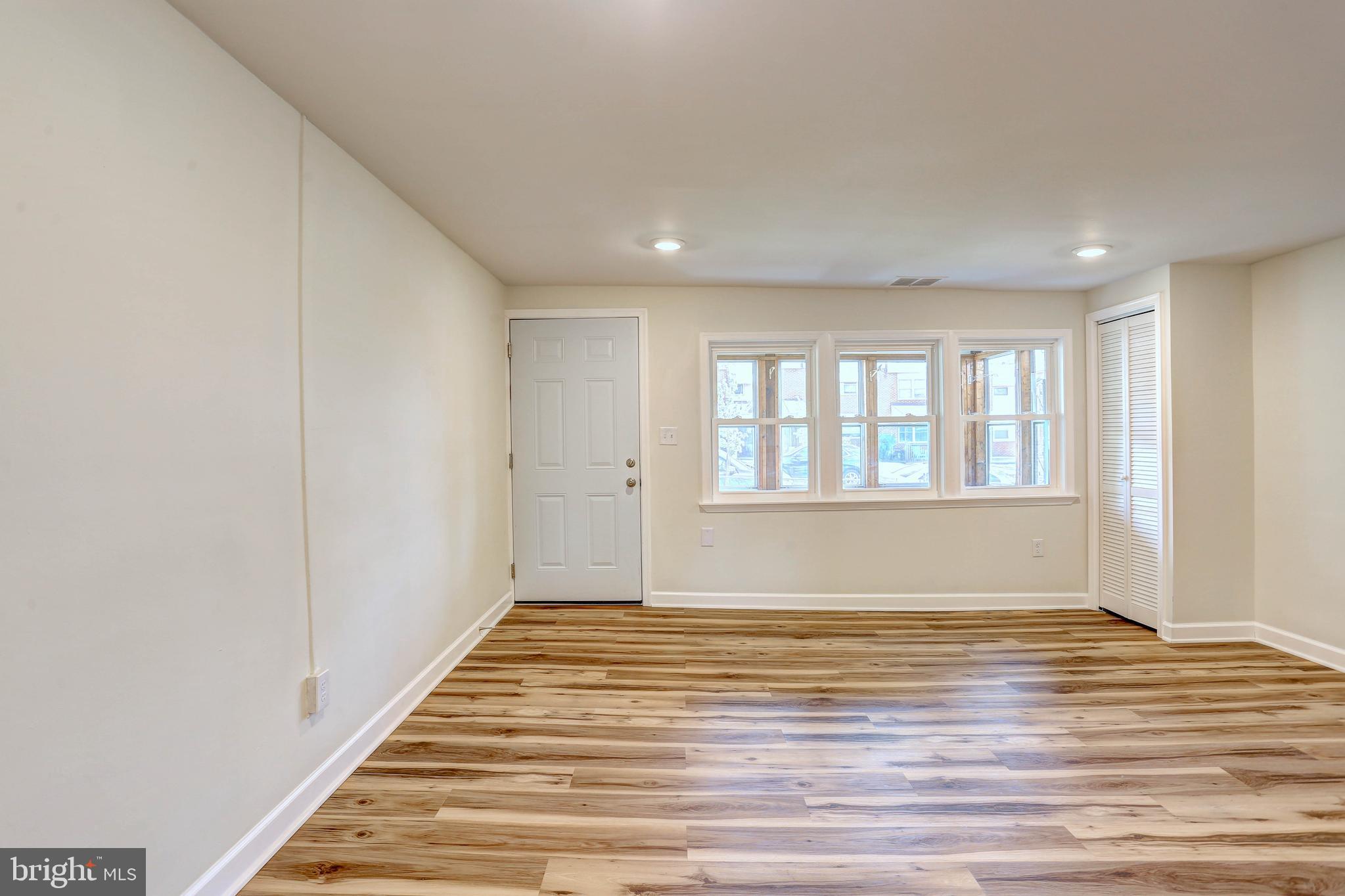 2711 Yarnall Road Baltimore, MD 21227 - Photo 4 of 30
