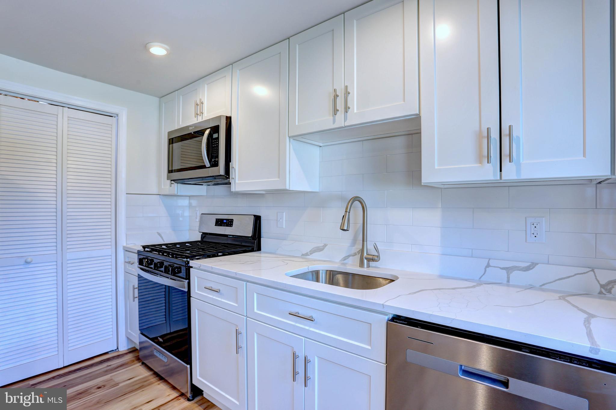 2711 Yarnall Road Baltimore, MD 21227 - Photo 10 of 30