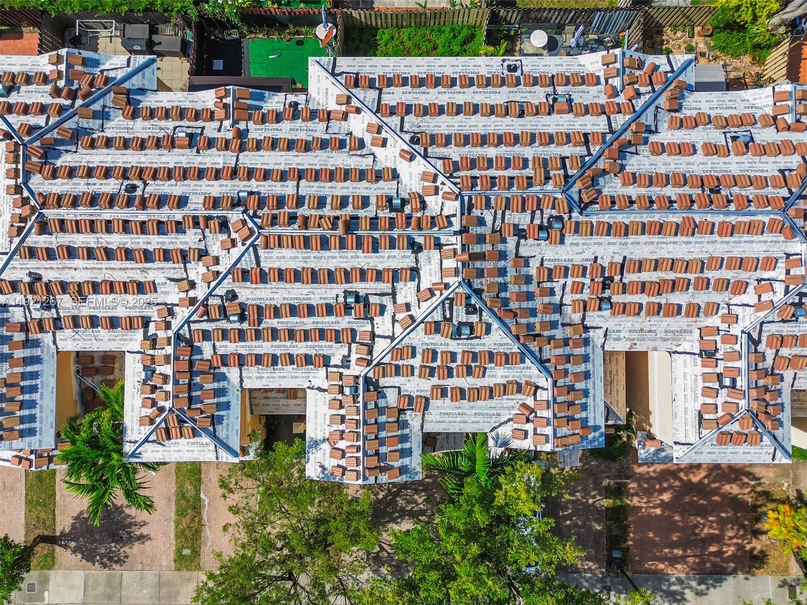 12230 Southwest 123rd Pass Miami, FL 33186 - Photo 4 of 64 new roof going on now