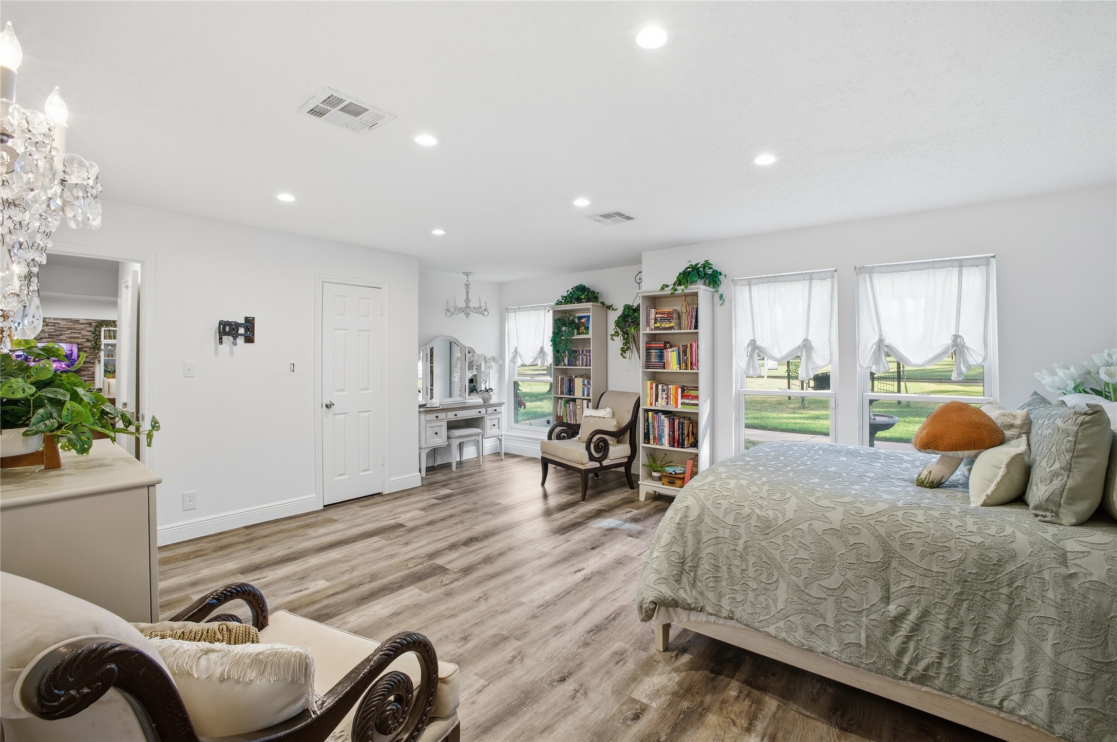 24107 Norchester Way Spring, TX 77389 - Photo 14 of 33 Downstairs Primary