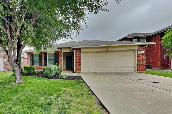 $2,175 | 10441 Evening View Drive, Fort Worth, TX 76131