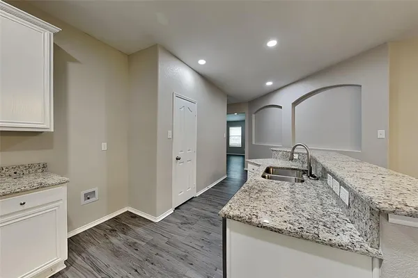 $2,175 | 10441 Evening View Drive, Fort Worth, TX 76131
