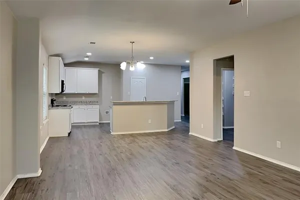 $2,175 | 10441 Evening View Drive, Fort Worth, TX 76131