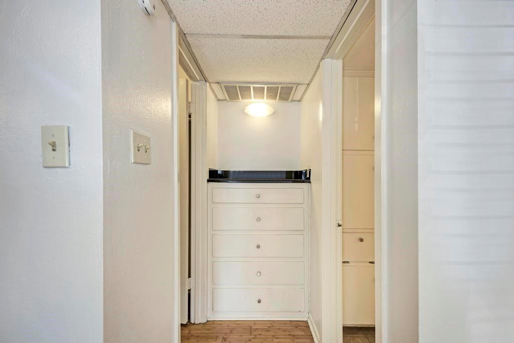 1000 West 26th Street, Unit 113 Austin, TX 78705 - Photo 7 of 10 a view of front door
