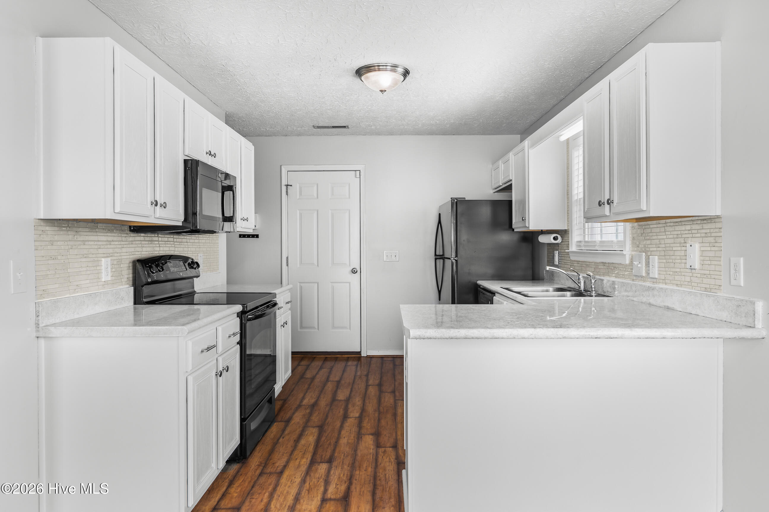 247 Red Carnation Drive Holly Ridge, NC 28445 - Photo 10 of 26 10