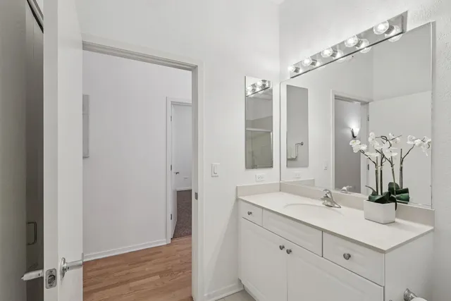 $485,000 | 807 Davis Street, Unit 403, Evanston, IL 60201