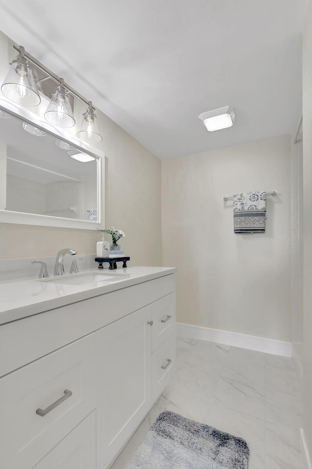 20 Royal Palm Way, Unit 505 Boca Raton, FL 33432 - Photo 30 of 53 Primary bathroom