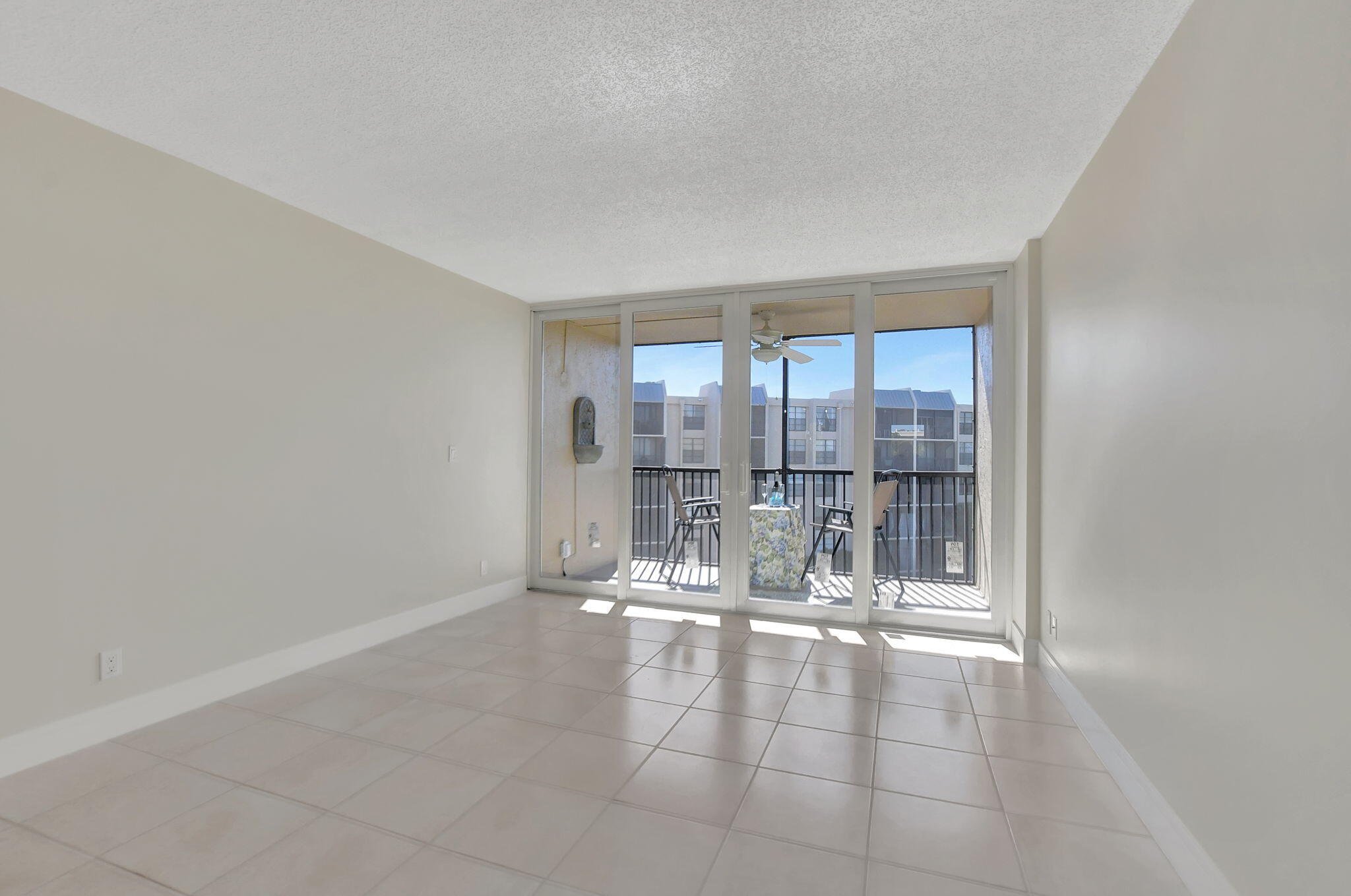 20 Royal Palm Way, Unit 505 Boca Raton, FL 33432 - Photo 8 of 53 9-web-or-mls-DSC_1626