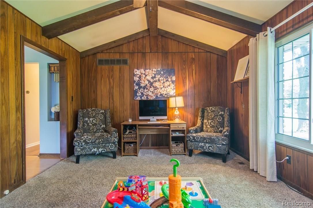 8070 Earhart Road South Lyon, MI 48178 - Photo 7 of 49 DSC_1524.jpg