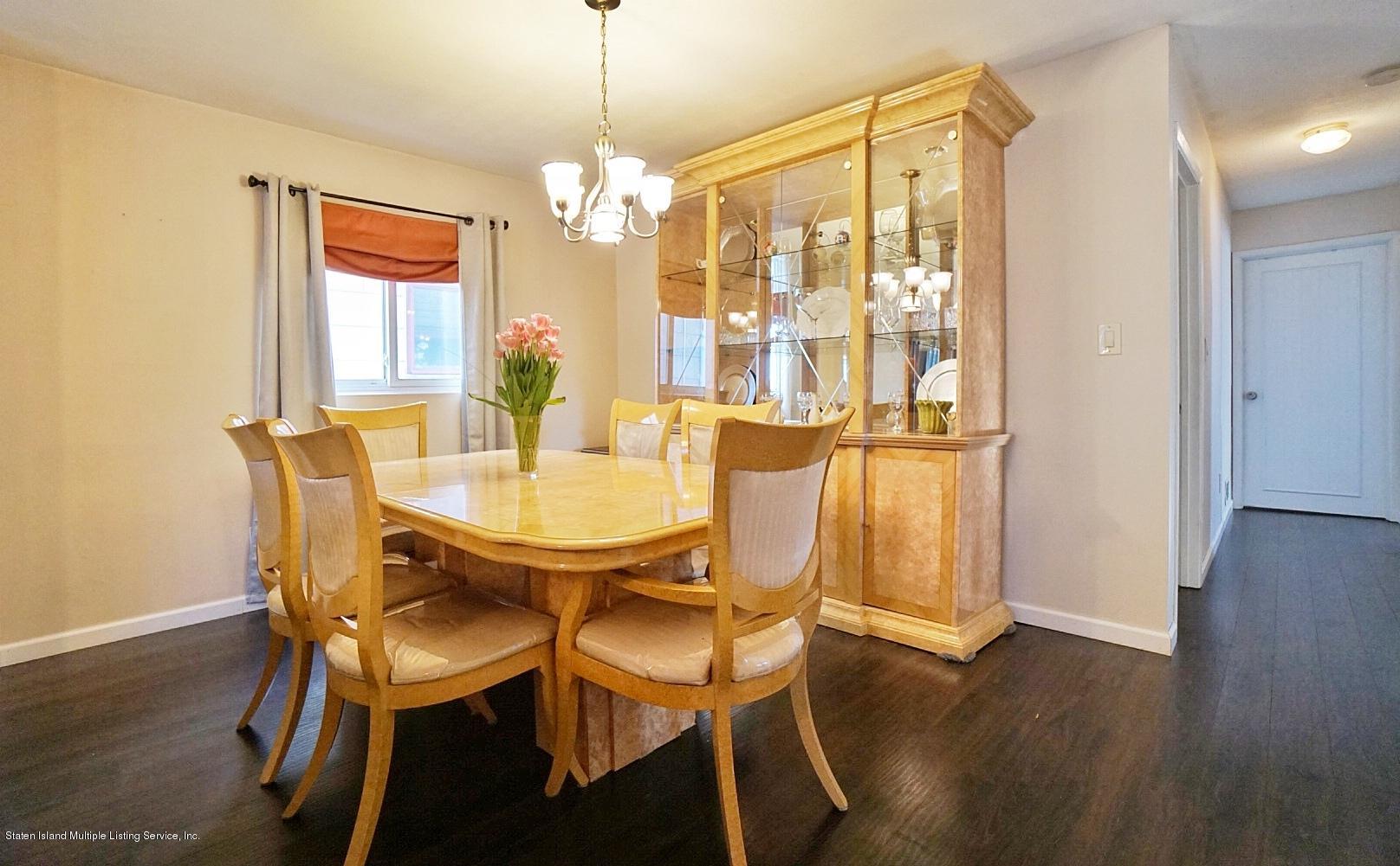 3 Birch Road Staten Island, NY 10303 - Photo 12 of 46 (12) First Floor Dining Room