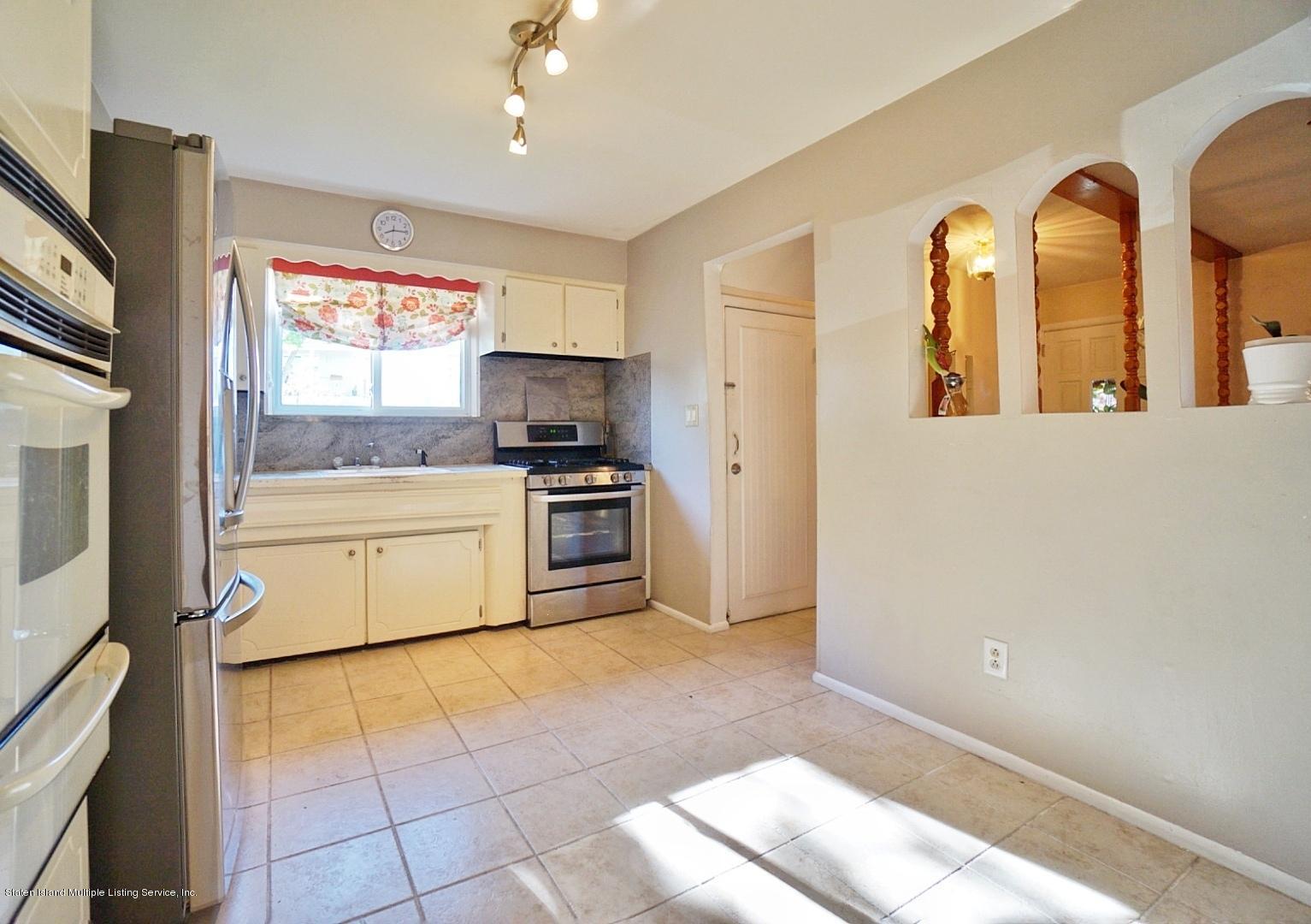 3 Birch Road Staten Island, NY 10303 - Photo 15 of 46 (15) First Floor Kitchen