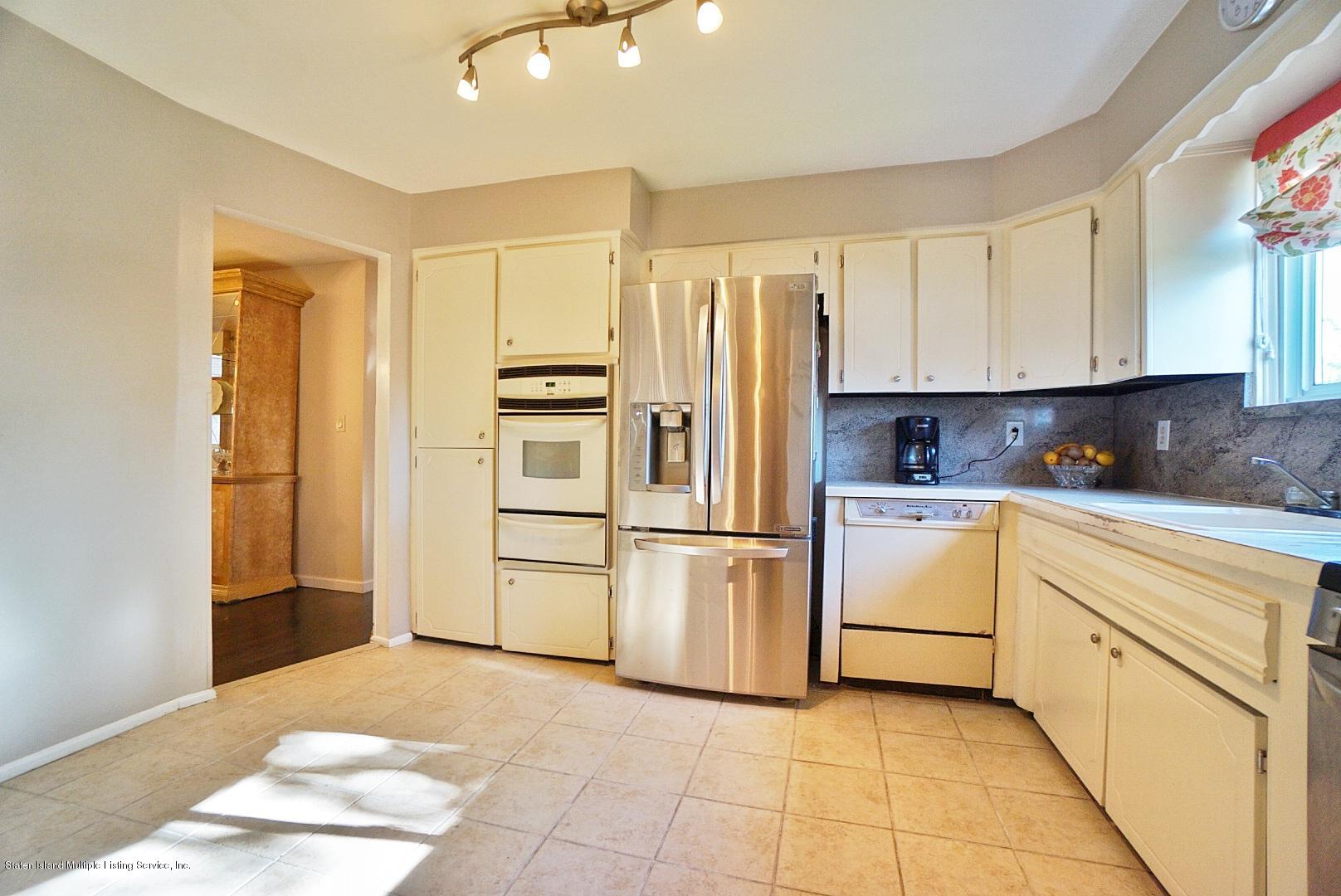3 Birch Road Staten Island, NY 10303 - Photo 17 of 46 (17) First Floor Kitchen