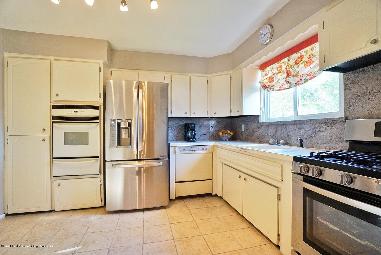 3 Birch Road Staten Island, NY 10303 - Photo 18 of 46 (18) First Floor Kitchen