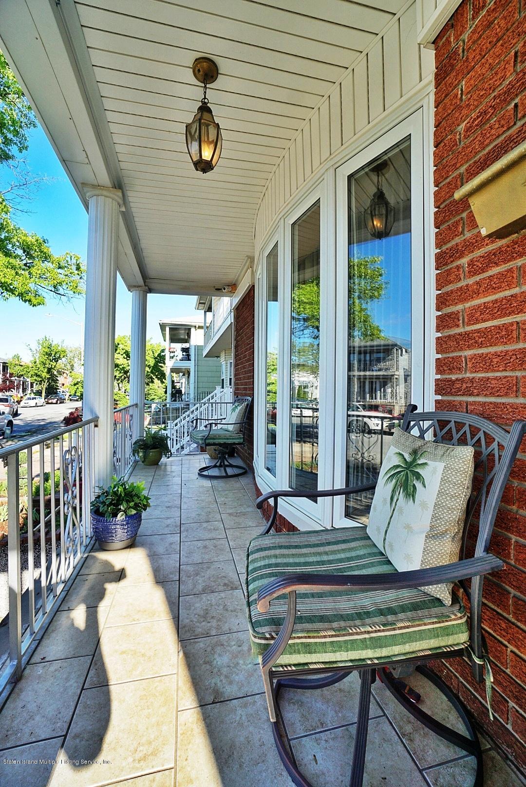 (4) Front Porch