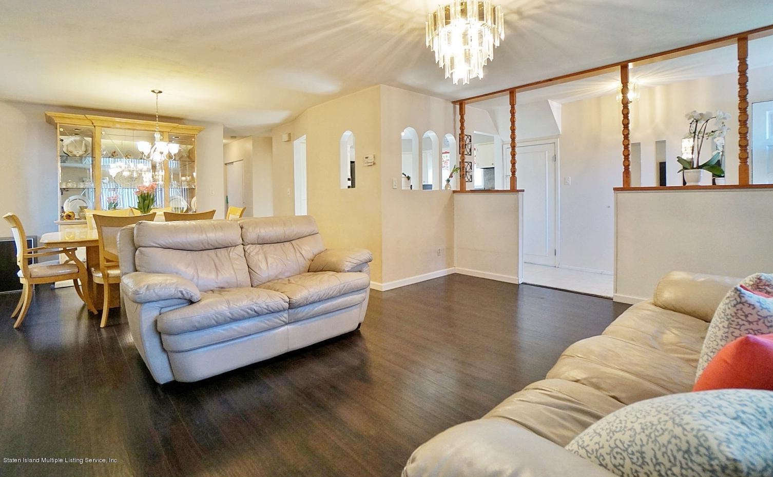 3 Birch Road Staten Island, NY 10303 - Photo 9 of 46 (9) First Floor Living Room
