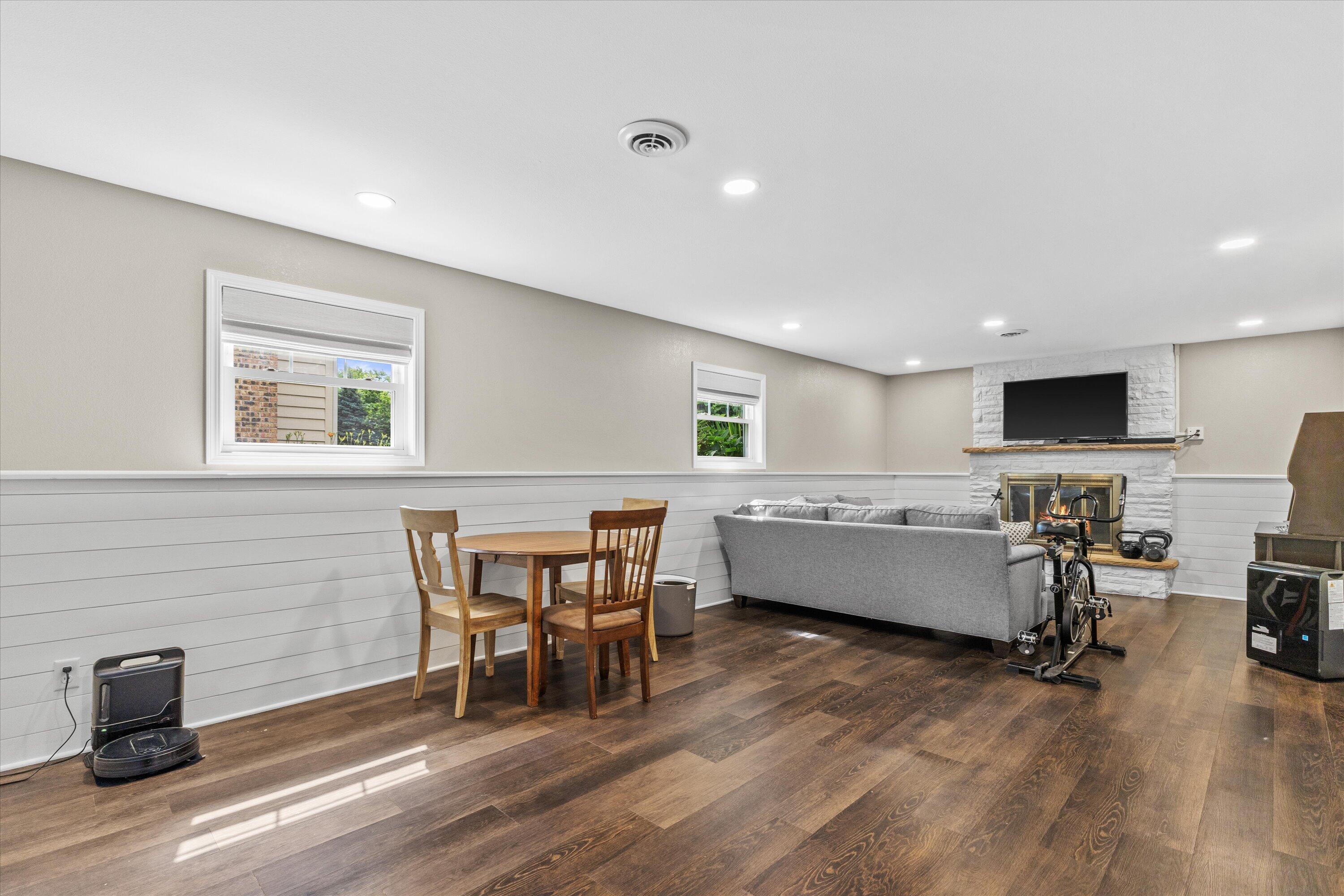 2430 Ruger Avenue Janesville, WI 53545 - Photo 23 of 36 24-LUKE8707