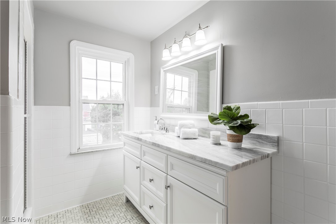 3658 Avalon Road Cleveland, OH 44120 - Photo 13 of 20