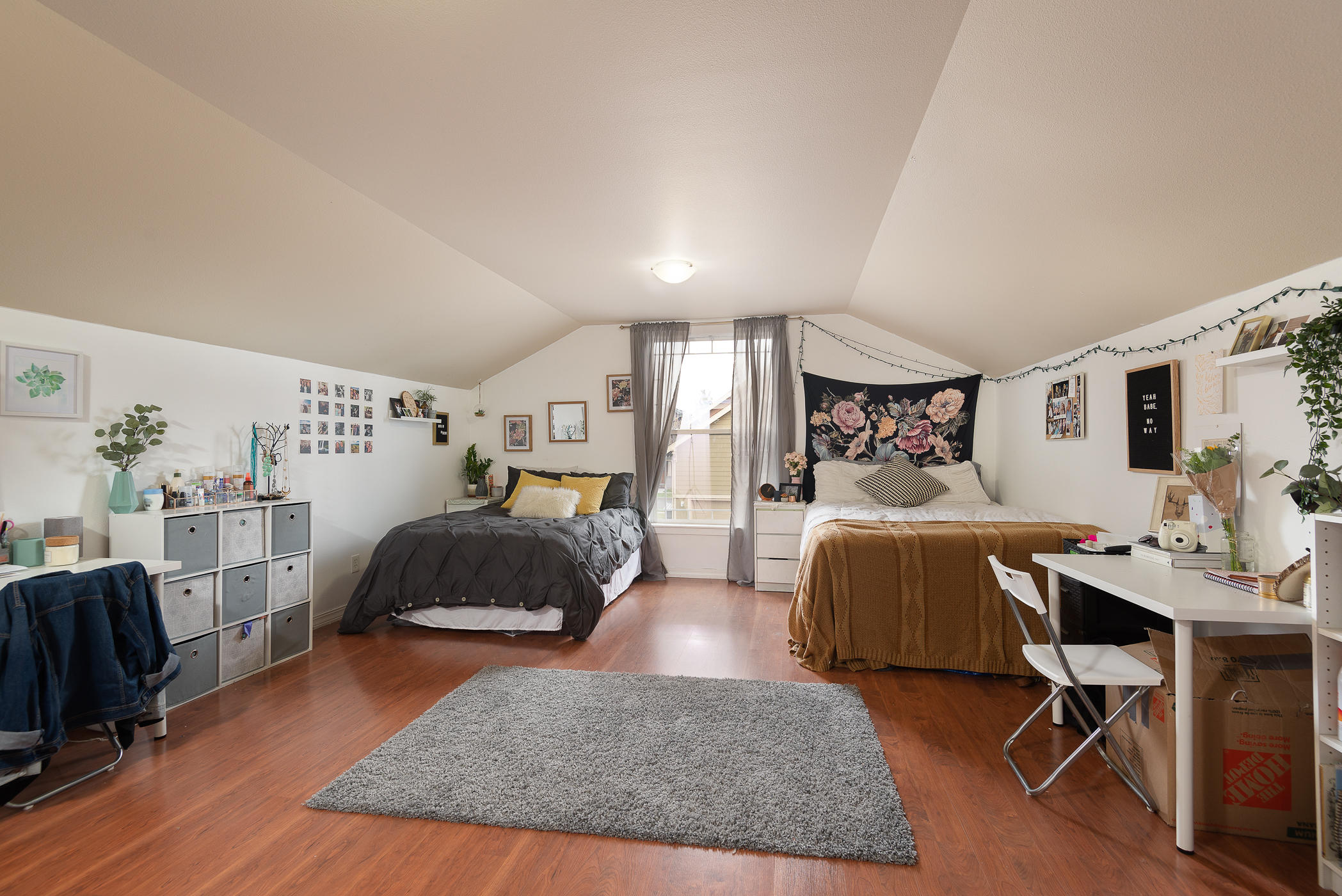 62737 Larkview Road Bend, OR 97701 - Photo 13 of 21 a bed room with furniture and a chair