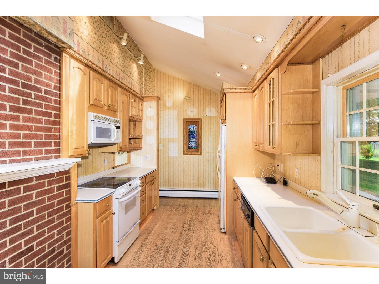851 Sugars Bridge Road West Chester, PA 19380 - Photo 12 of 25 Kitchen