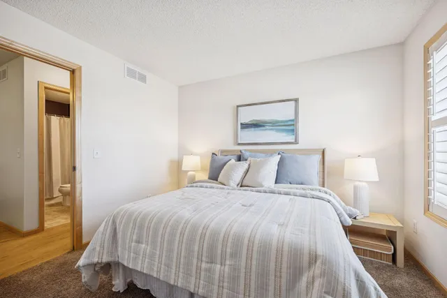 $285,000 | 11712 84th Avenue North, Maple Grove, MN 55369