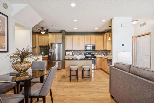 $285,000 | 11712 84th Avenue North, Maple Grove, MN 55369