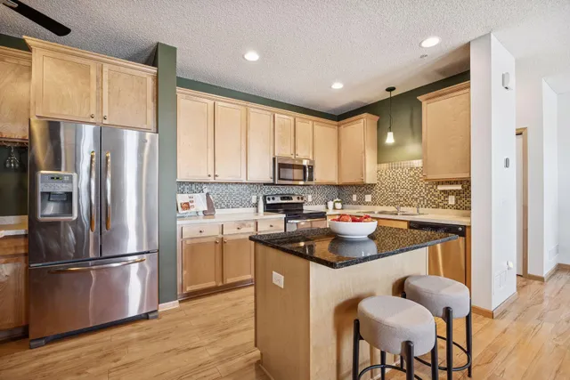 $285,000 | 11712 84th Avenue North, Maple Grove, MN 55369