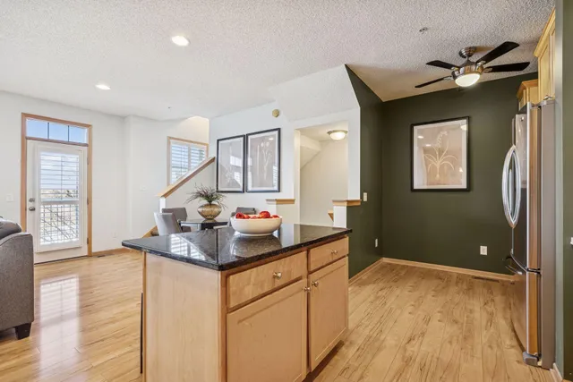 $285,000 | 11712 84th Avenue North, Maple Grove, MN 55369