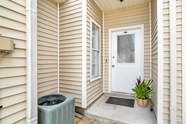 $1,500 | 601 East Burgess Road, Unit K11, Pensacola, FL 32504