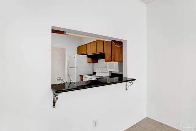 $1,500 | 601 East Burgess Road, Unit K11, Pensacola, FL 32504