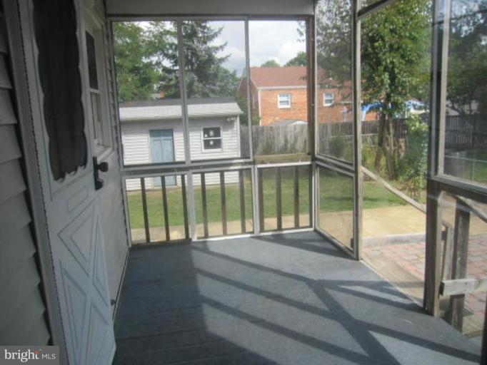 5505 7th Road South Arlington, VA 22204 - Photo 8 of 10 Screened Porch