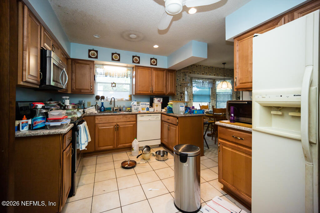 6140 Thistlewood Road Jacksonville, FL 32277 - Photo 17 of 35 Kitchen