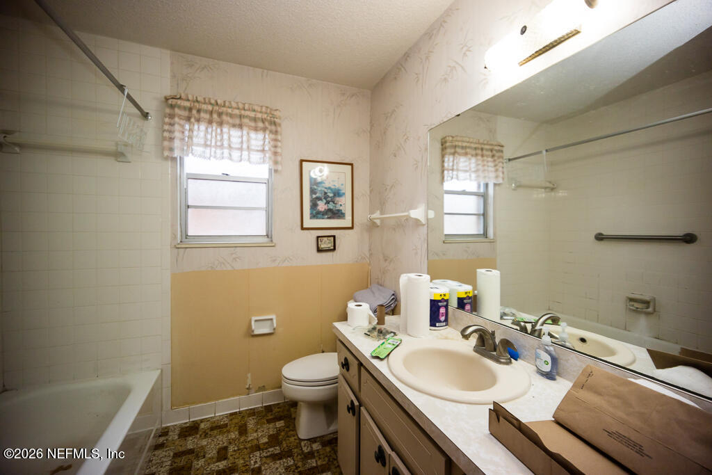 6140 Thistlewood Road Jacksonville, FL 32277 - Photo 28 of 35 2nd Bathroom