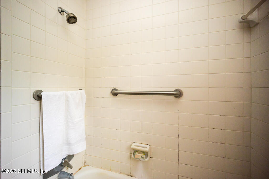 6140 Thistlewood Road Jacksonville, FL 32277 - Photo 29 of 35 2nd Shower