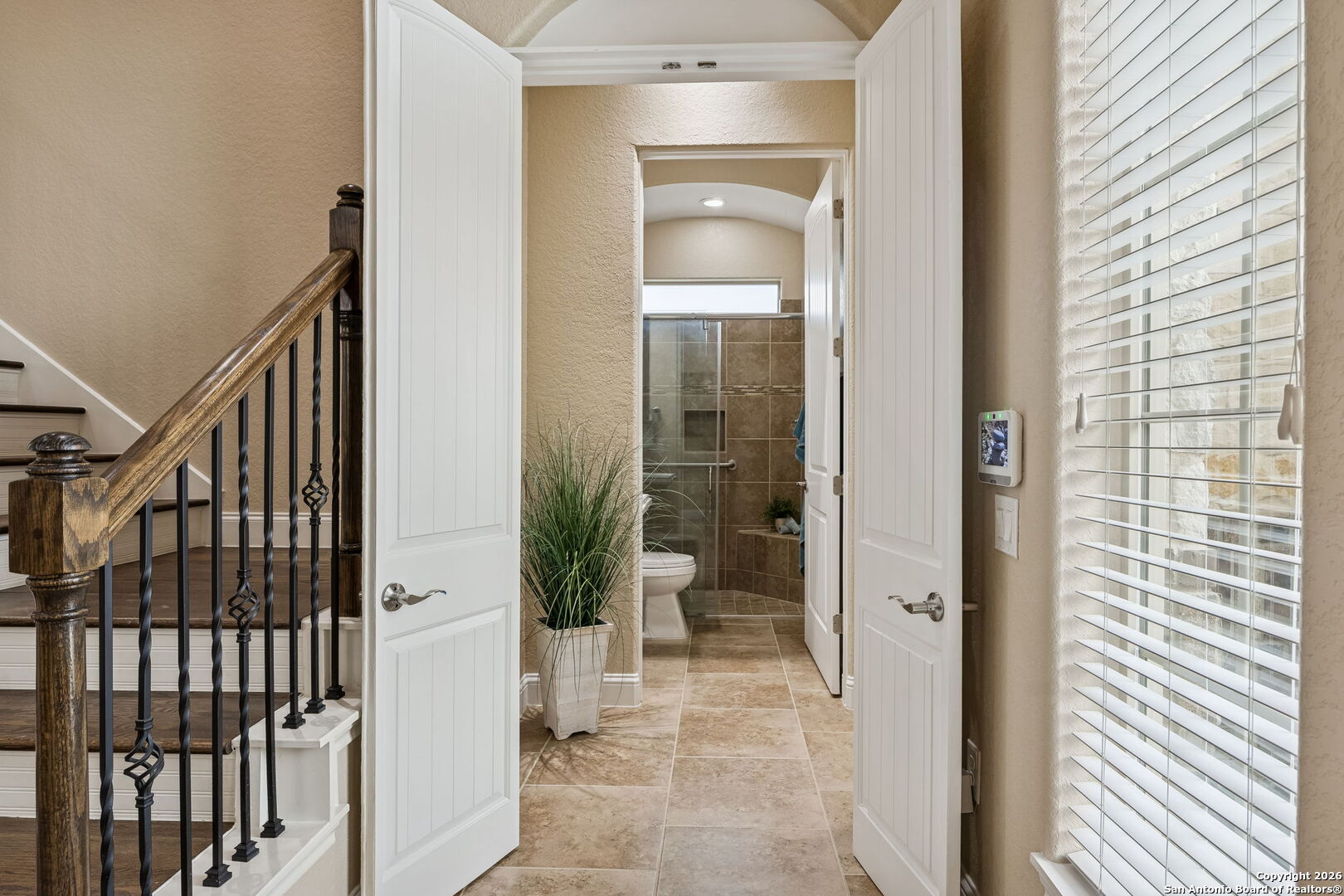 2194 Ranch Loop Drive New Braunfels, TX 78132 - Photo 26 of 52 a view of a bathroom from a corridor