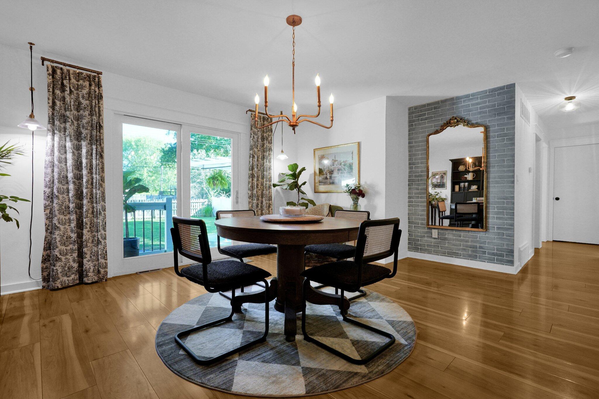 366 Hermitage Road Columbus, OH 43230 - Photo 5 of 30 Dining Room