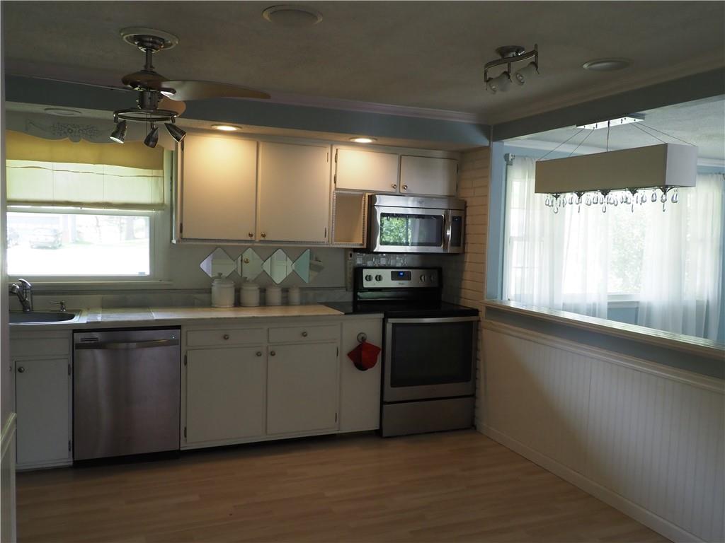 7427 Harcourt Road Indianapolis, IN 46260 - Photo 11 of 25 Gallery Image 11