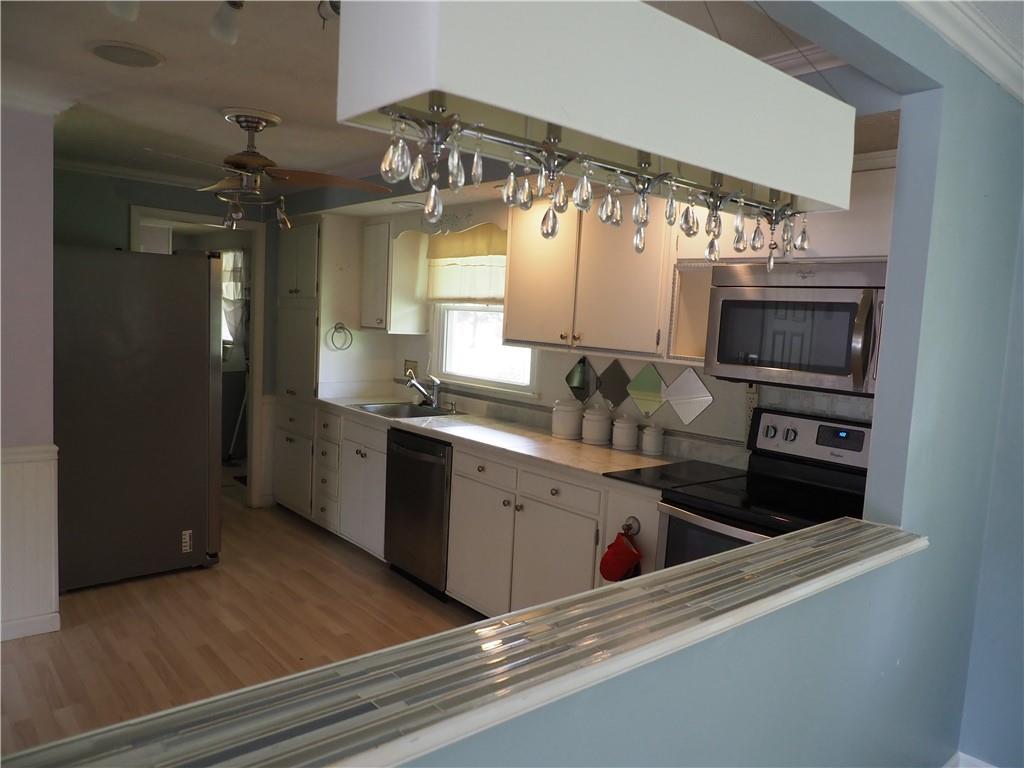 7427 Harcourt Road Indianapolis, IN 46260 - Photo 14 of 25 Gallery Image 14
