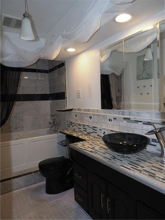 7427 Harcourt Road Indianapolis, IN 46260 - Photo 20 of 25 Gallery Image 20