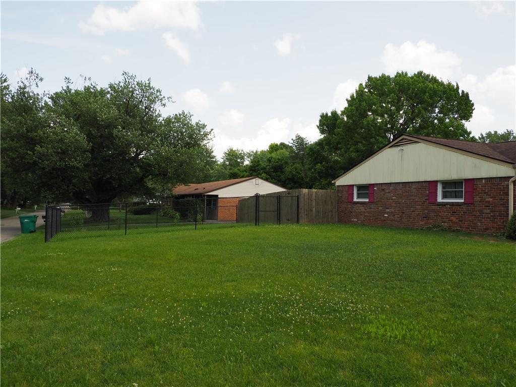 7427 Harcourt Road Indianapolis, IN 46260 - Photo 6 of 25 Gallery Image 6