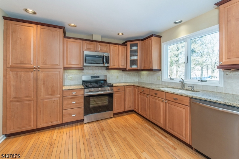 9 Hillside Road Hackettstown, NJ 07840 - Photo 5 of 21