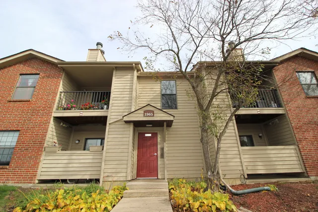 $1,850 | 1965 North Hicks Road, Unit 107, Palatine, IL 60074