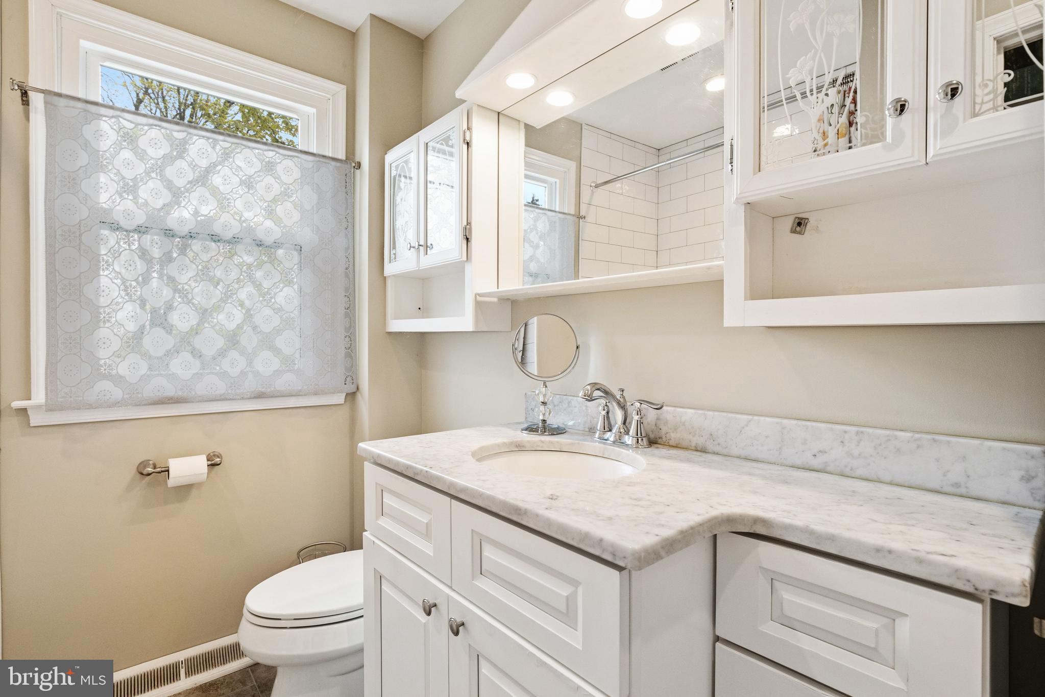 137 Waterloo Avenue Berwyn, PA 19312 - Photo 23 of 41 Second floor full bath