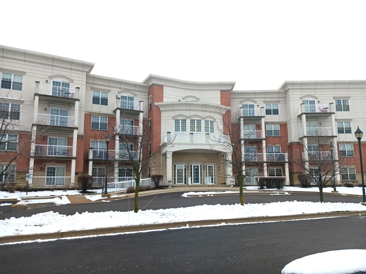 701 West Rand Road, Unit 121, Arlington Heights, IL 60004 Compass