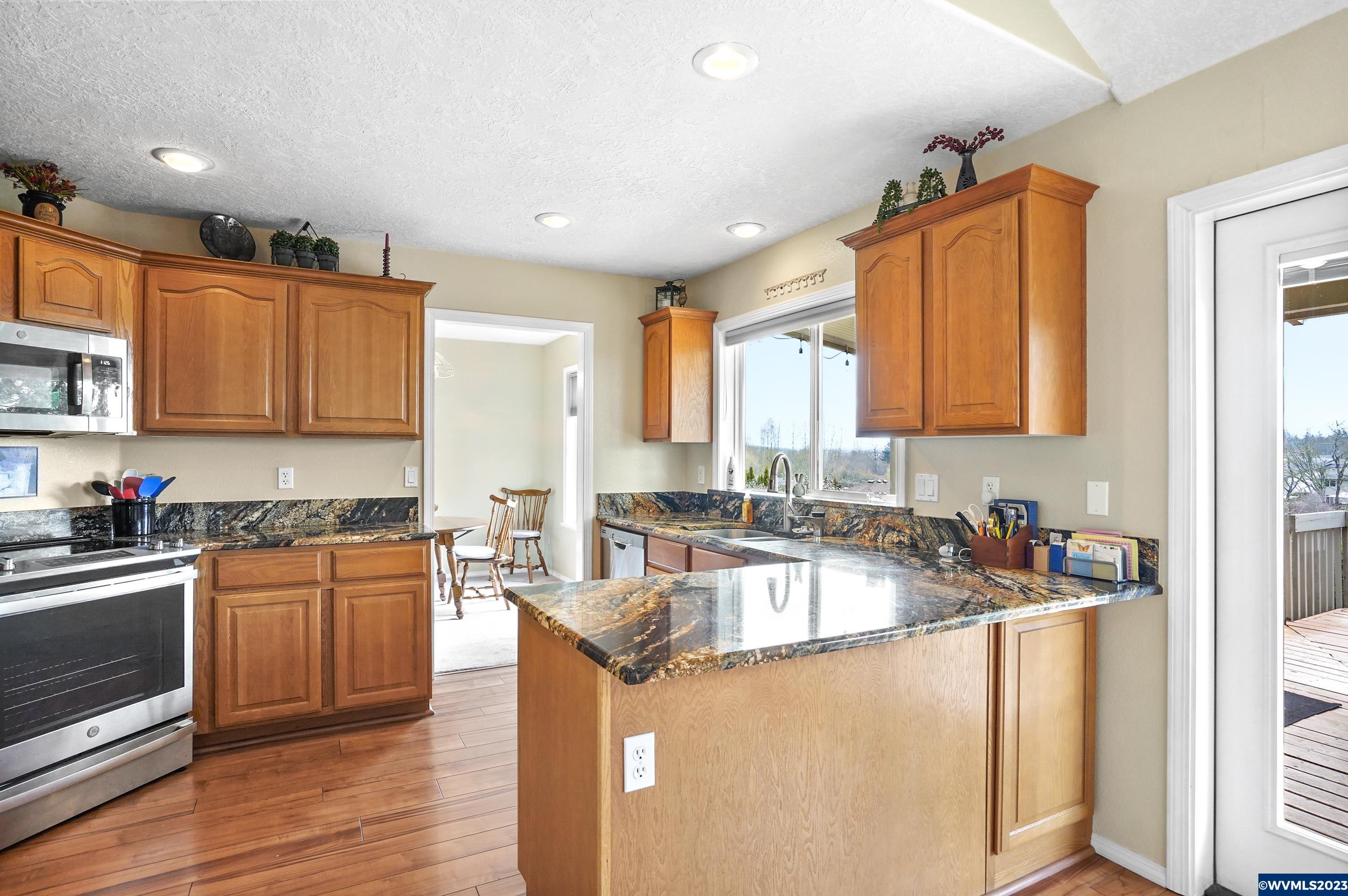 1476 Horizon Ridge Drive Northeast Keizer, OR 97303 - Photo 9 of 39