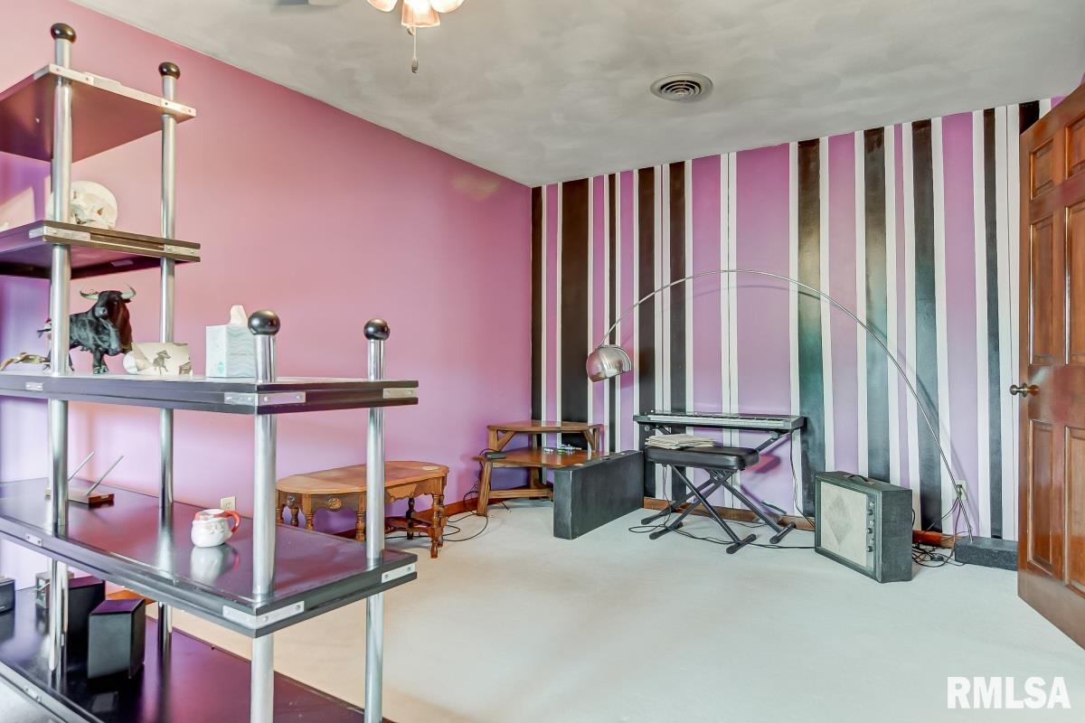 2009 Oak Creek Road Springfield, IL 62704 - Photo 35 of 50 Gallery Image 35