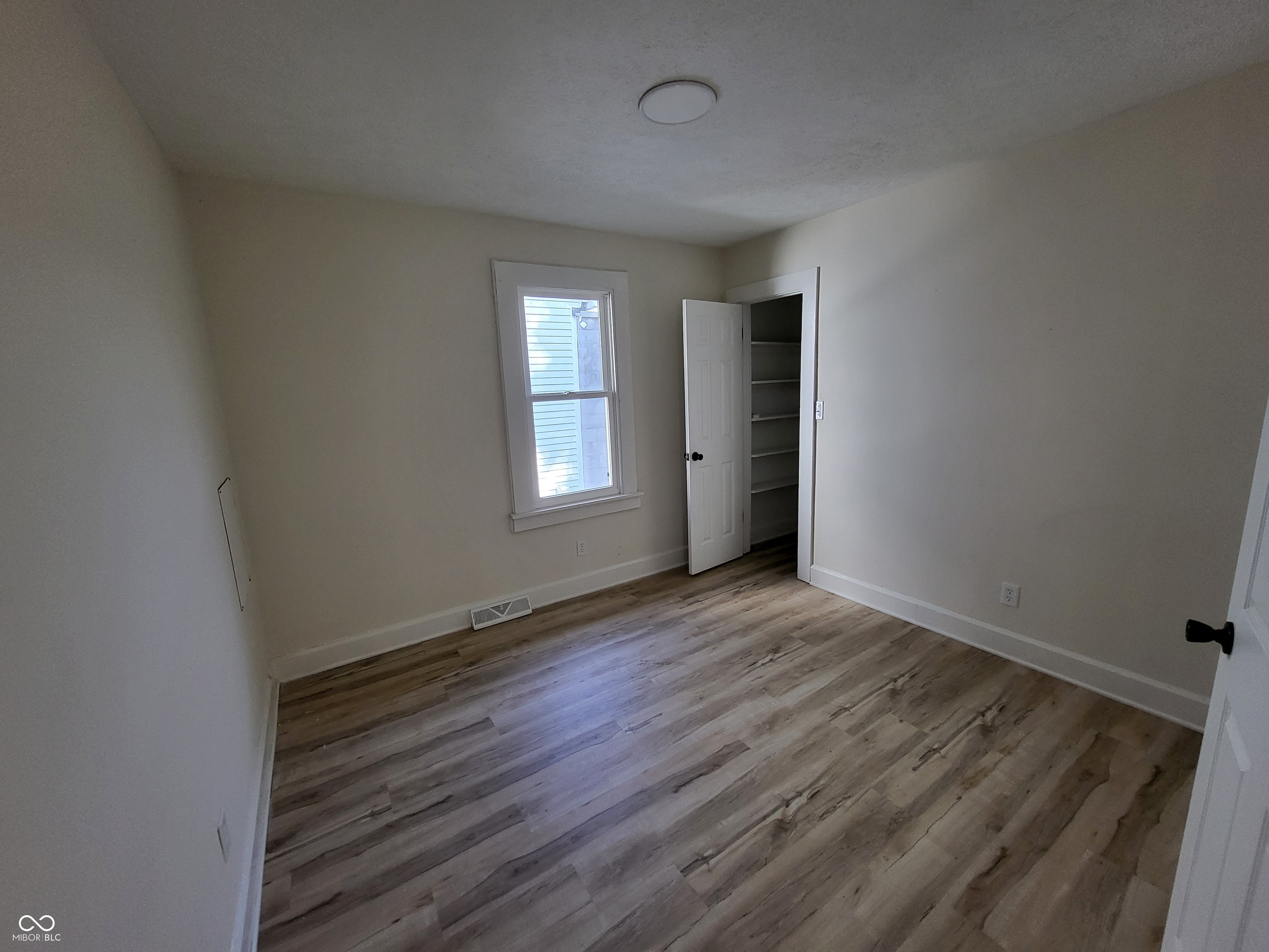 2462 Main Street Anderson, IN 46016 - Photo 12 of 15