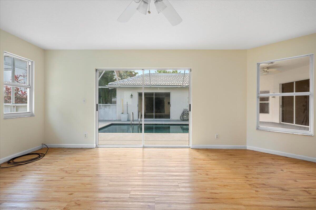 148 Private Place Greenacres, FL 33413 - Photo 12 of 26 26-LUX0554