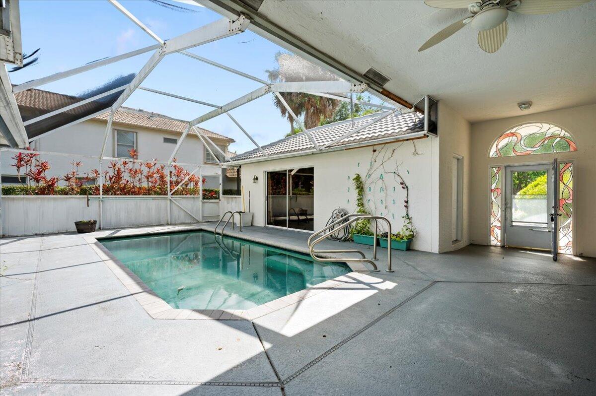 148 Private Place Greenacres, FL 33413 - Photo 3 of 26 03-LUX0369